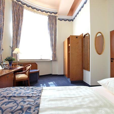 Hotel Viktoria Colonia Esterno foto