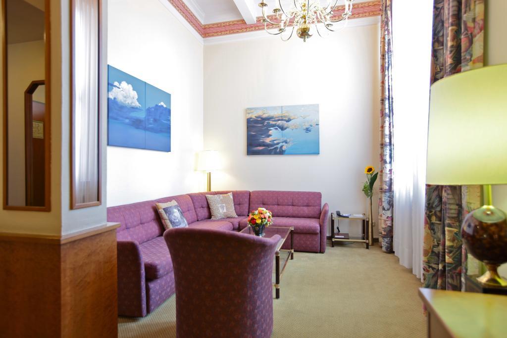 Hotel Viktoria Colonia Esterno foto