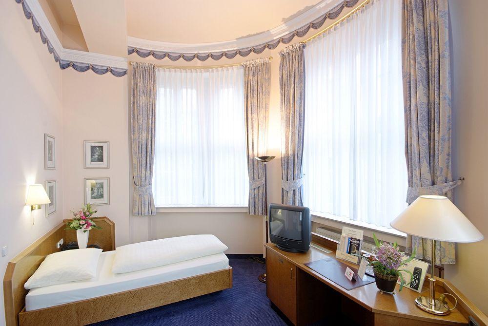 Hotel Viktoria Colonia Esterno foto